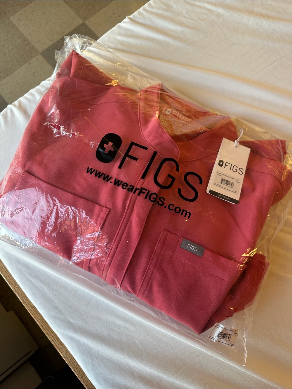 NWT FIGS Rafaela Cargo Jogger Scrub Jumpsuit Size Small Regular Rosewood Pink